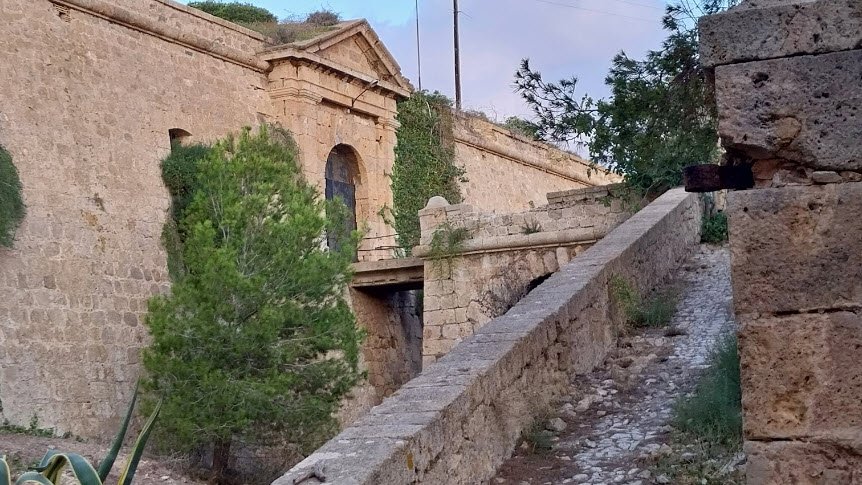 Castle of Galeras, Spain